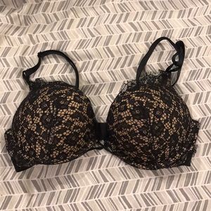 Victoria’s Secret bombshell bra